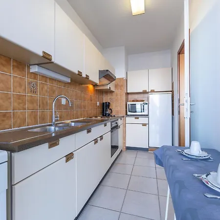 Flat With Frontal Sea Views And Parking Middelkerke