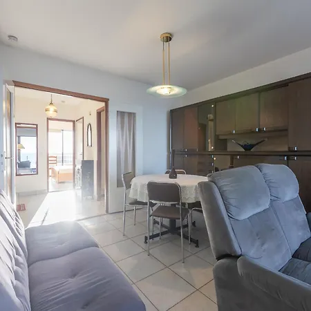 Flat With Frontal Sea Views And Parking * Middelkerke