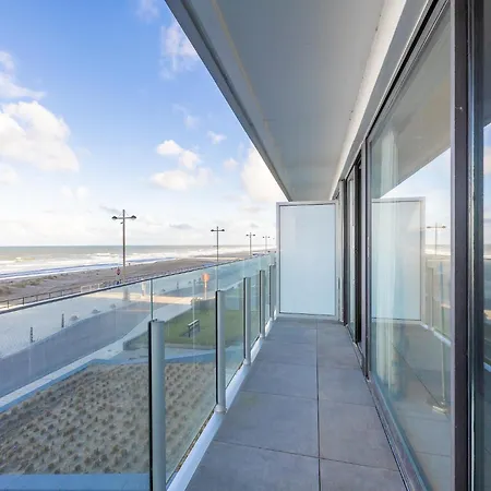 Flat With Frontal Sea Views And Parking