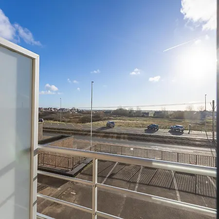 Flat With Frontal Sea Views And Parking * Middelkerke